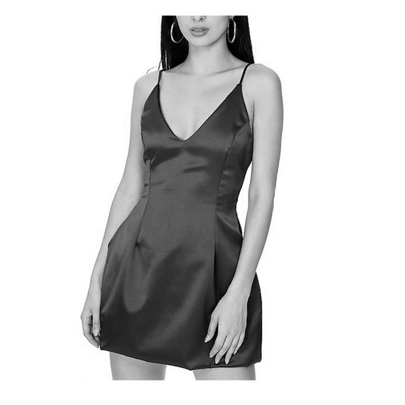 Black dress satin sleeveless with pockets on both sides - Picture 3 of 6